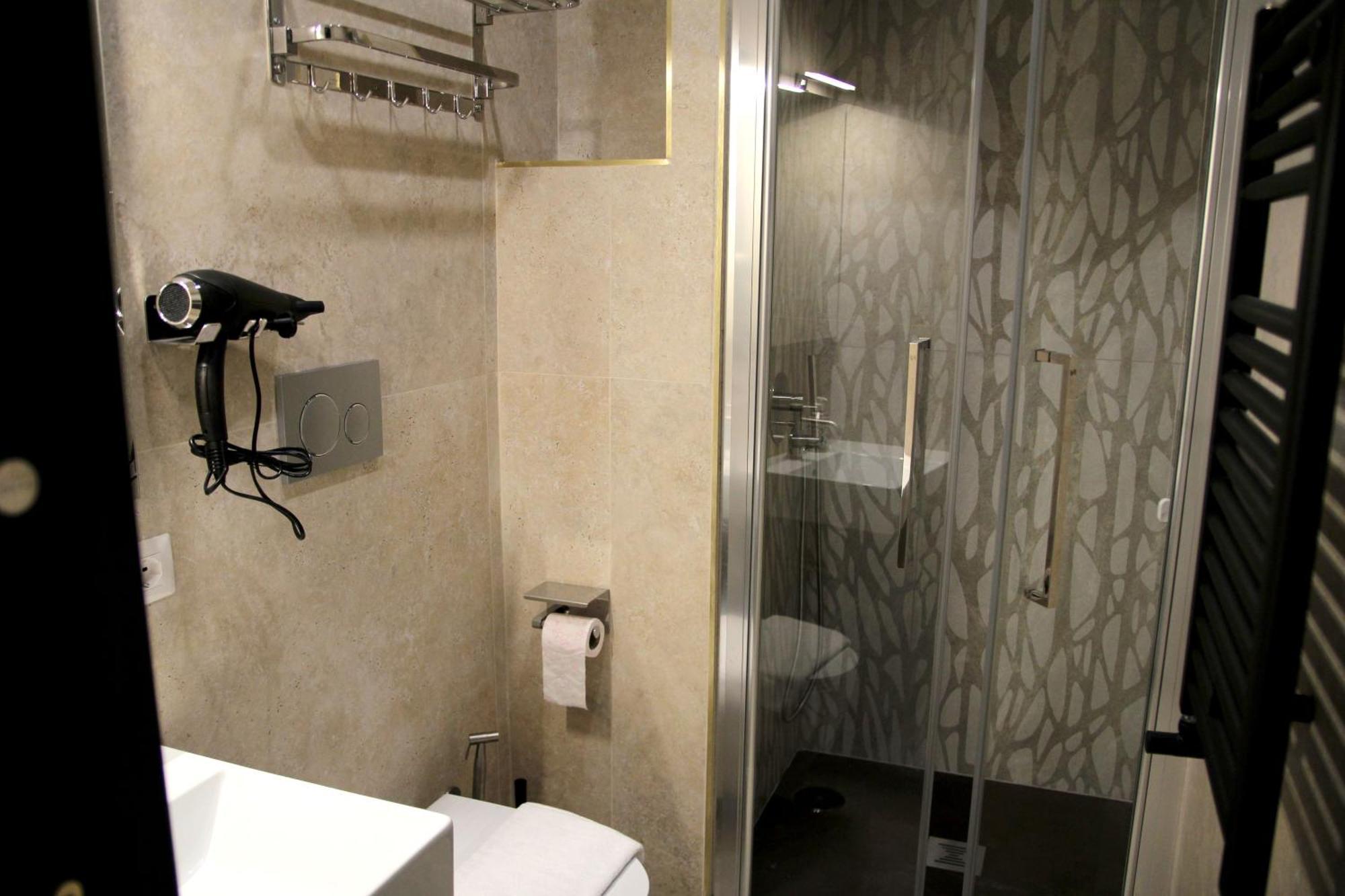 Joyful 148 Luxury Guest House Powered By Joyful Termini Boutique Guest House Rome Bagian luar foto