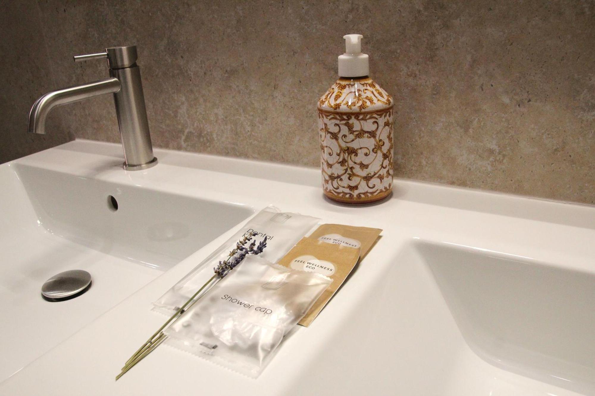 Joyful 148 Luxury Guest House Powered By Joyful Termini Boutique Guest House Rome Bagian luar foto